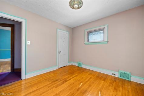 11301 Linnet Avenue Cleveland OH 44111