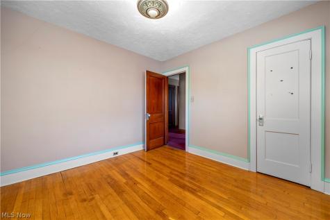 11301 Linnet Avenue Cleveland OH 44111