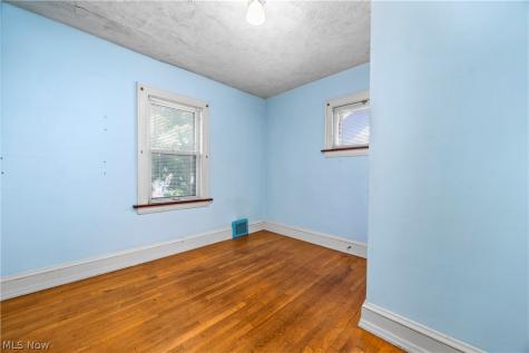 11301 Linnet Avenue Cleveland OH 44111