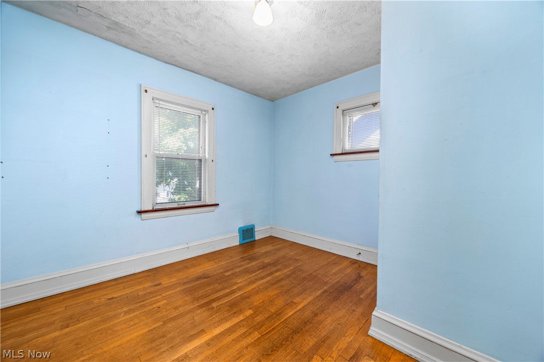 11301 Linnet Avenue Cleveland OH 44111