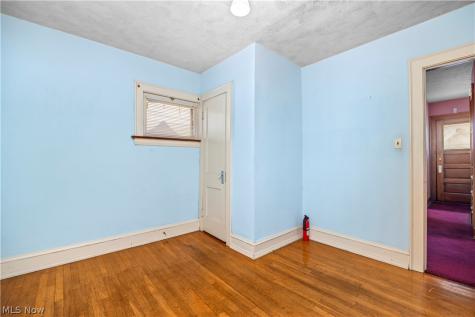 11301 Linnet Avenue Cleveland OH 44111