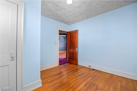 11301 Linnet Avenue Cleveland OH 44111