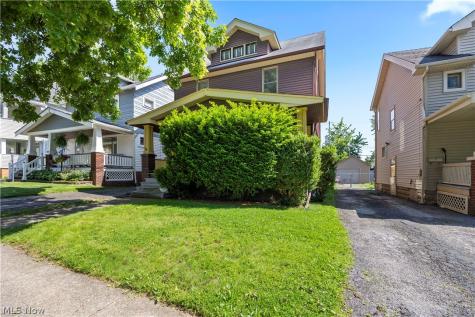 11301 Linnet Avenue Cleveland OH 44111
