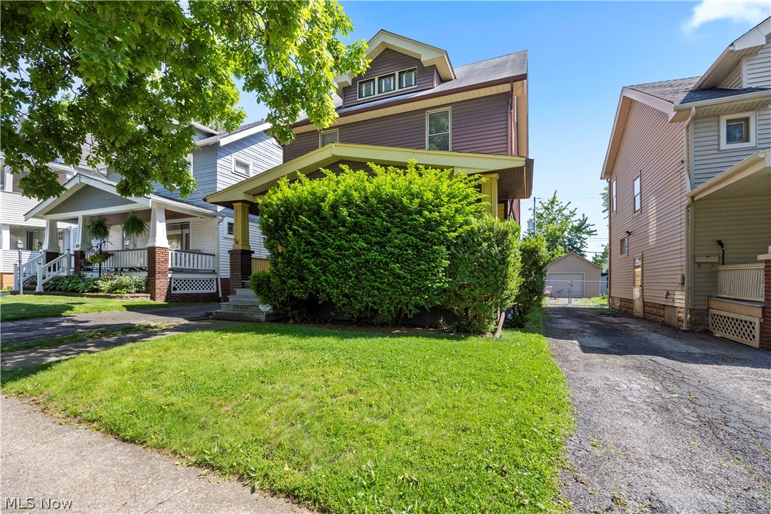 11301 Linnet Avenue Cleveland OH 44111
