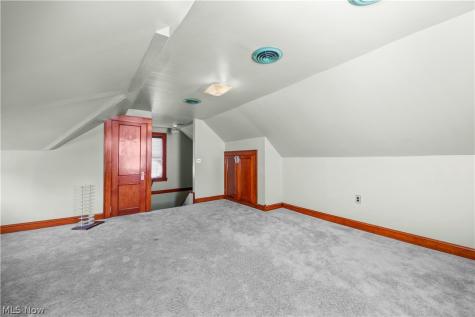 11301 Linnet Avenue Cleveland OH 44111