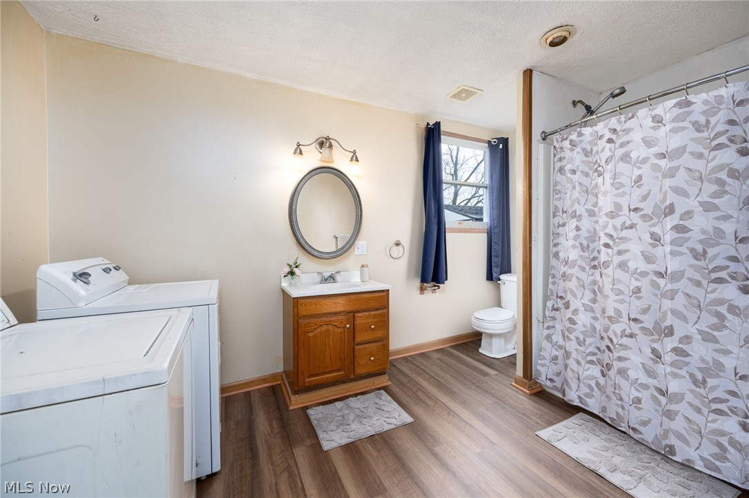 153 Schaff Alley Creston OH 44217