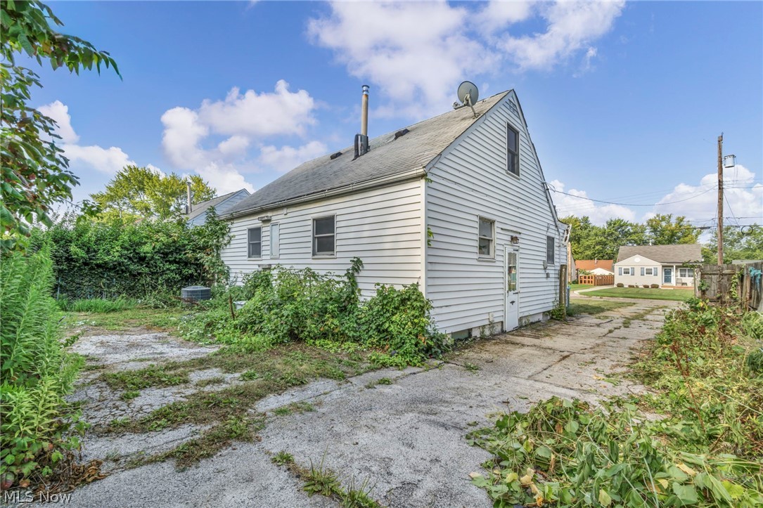 1513 Maple Drive Lorain OH 44052