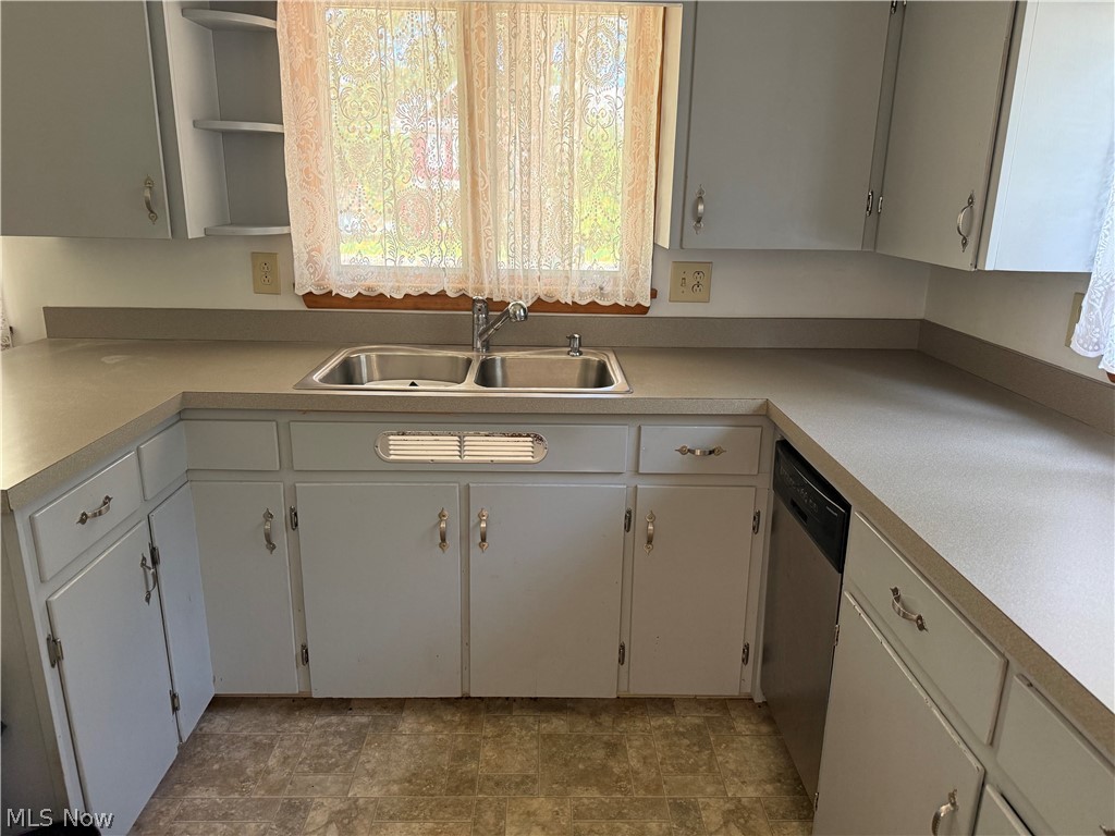 203 W Main Road Conneaut OH 44030