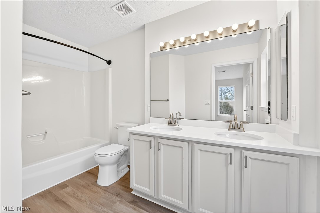 87 Crystal Court Brunswick OH 44212