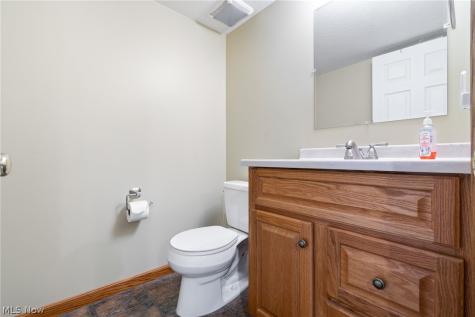 3883 Cromford Circle NW Uniontown OH 44685