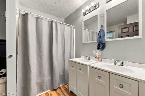 20019 Drake Road Strongsville OH 44149