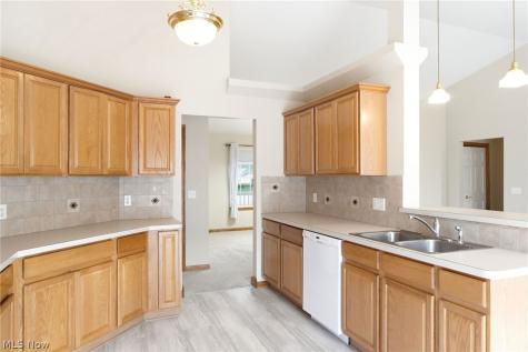 320 Falling Leaf Drive Seven Hills OH 44131