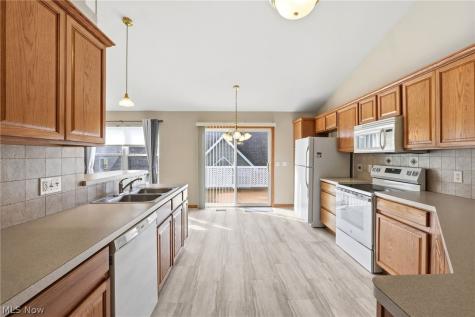 320 Falling Leaf Drive Seven Hills OH 44131