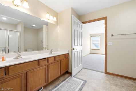 320 Falling Leaf Drive Seven Hills OH 44131