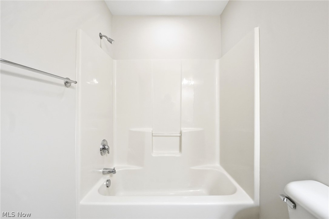 320 Falling Leaf Drive Seven Hills OH 44131
