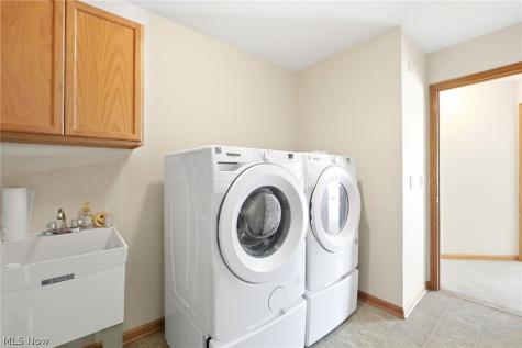 320 Falling Leaf Drive Seven Hills OH 44131