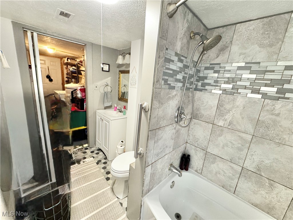 1693 Elfleda Street Lorain OH 44055