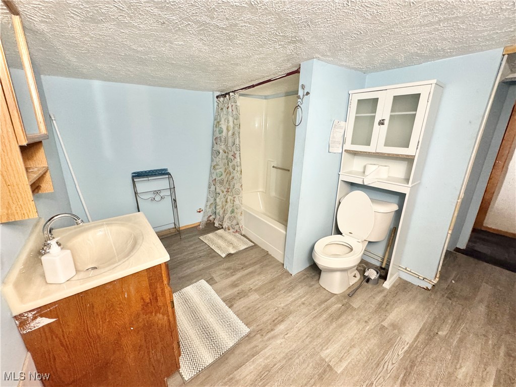 1693 Elfleda Street Lorain OH 44055