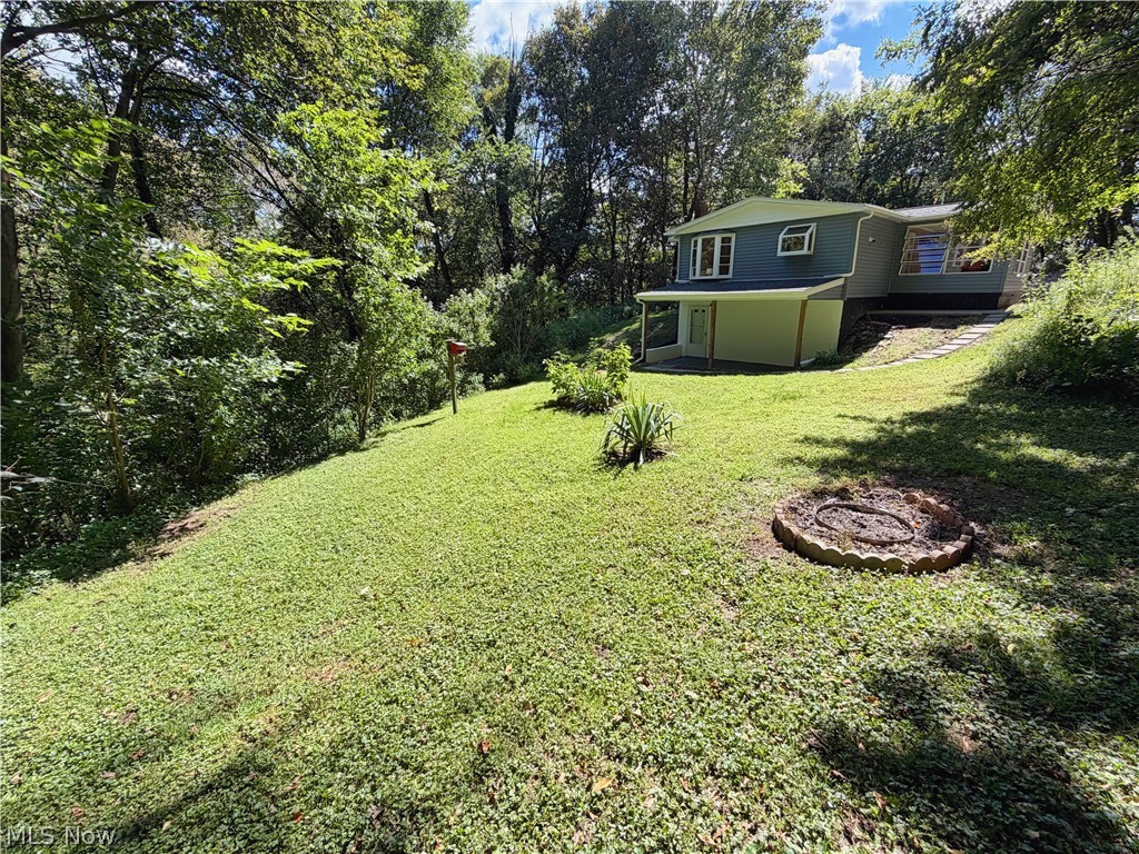 1929 Iris Street East Liverpool OH 43920