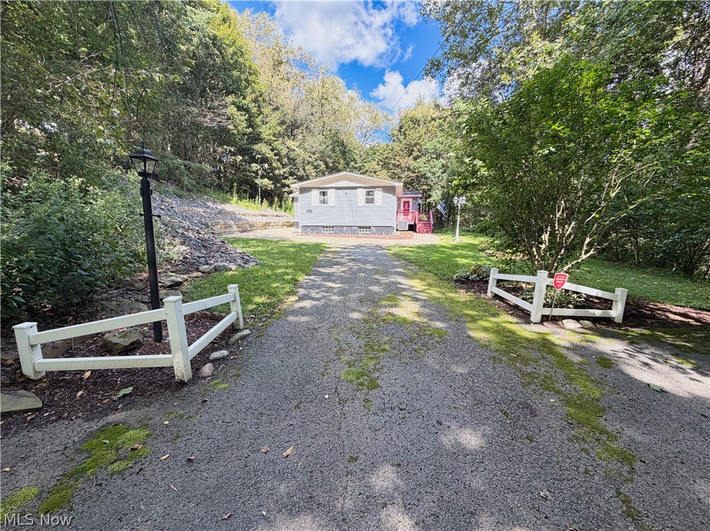 1929 Iris Street East Liverpool OH 43920