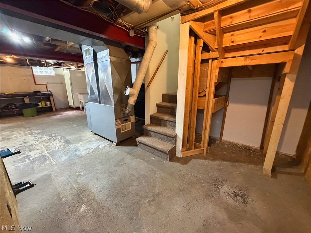 1929 Iris Street East Liverpool OH 43920