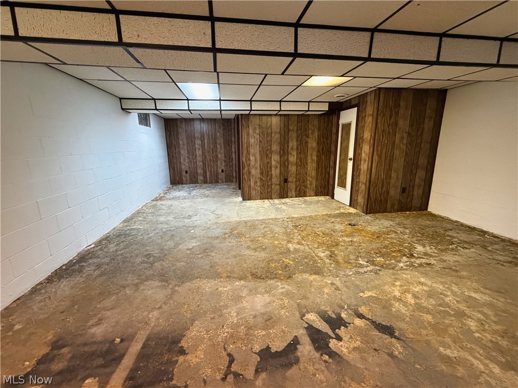 1929 Iris Street East Liverpool OH 43920