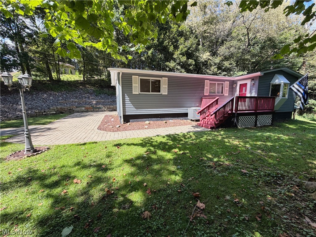 1929 Iris Street East Liverpool OH 43920