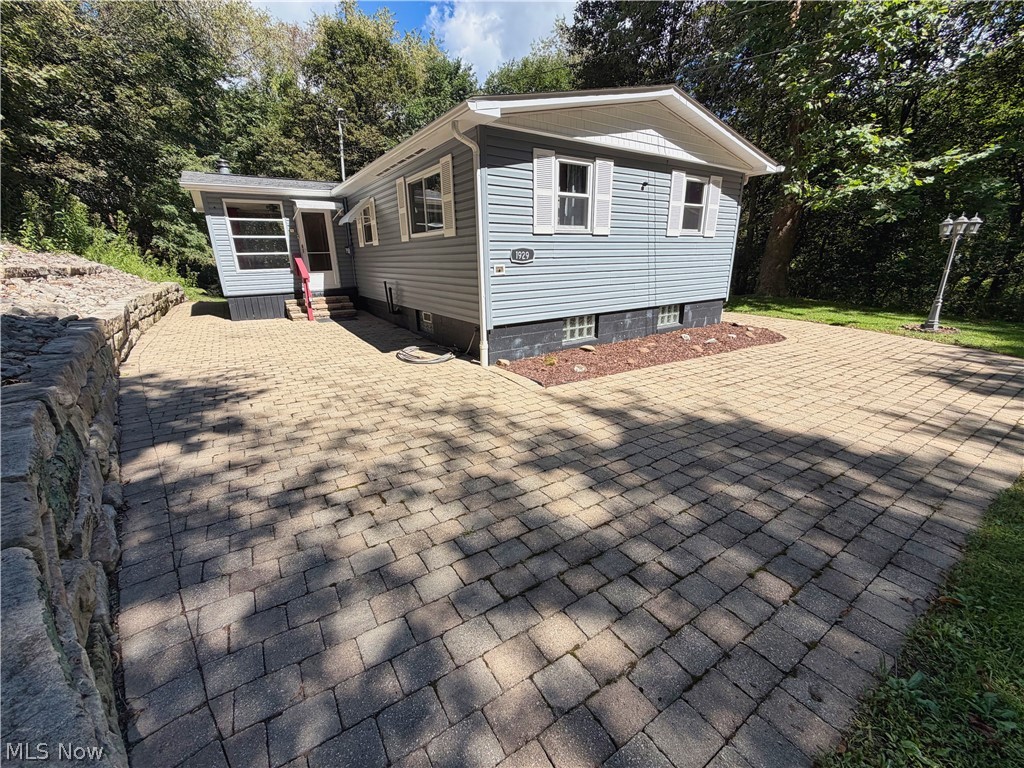 1929 Iris Street East Liverpool OH 43920