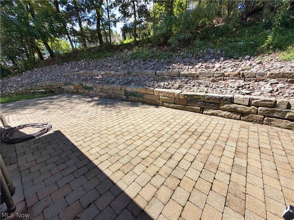 1929 Iris Street East Liverpool OH 43920