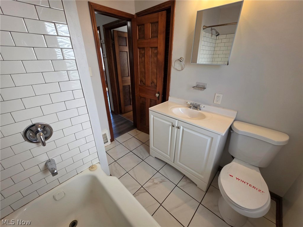 781 E 236th Street Euclid OH 44123
