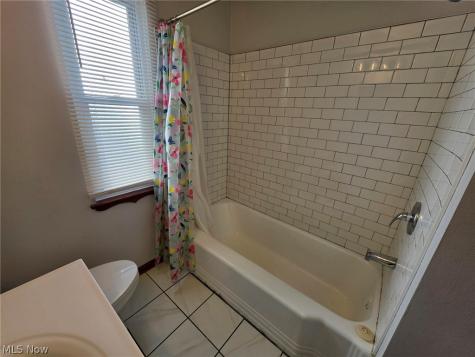 781 E 236th Street Euclid OH 44123