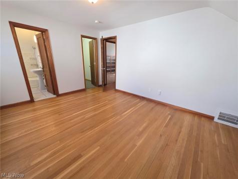 781 E 236th Street Euclid OH 44123