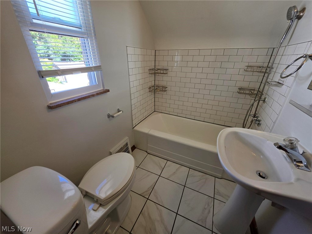 781 E 236th Street Euclid OH 44123
