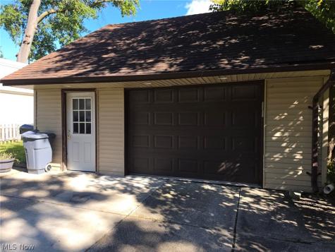 781 E 236th Street Euclid OH 44123