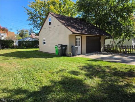 781 E 236th Street Euclid OH 44123