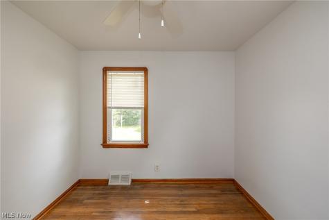 8324 Ivandale Drive Parma OH 44129