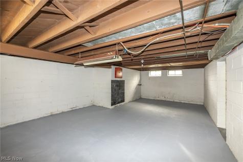 8324 Ivandale Drive Parma OH 44129