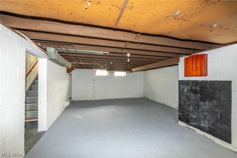 8324 Ivandale Drive Parma OH 44129