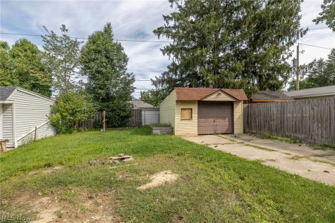 8324 Ivandale Drive Parma OH 44129
