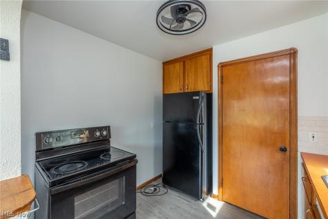 8324 Ivandale Drive Parma OH 44129