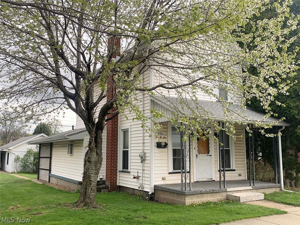 506 W Plain Street Minerva OH 44657