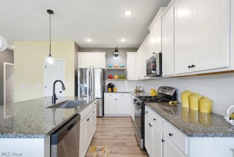 306 River Run Drive Elyria OH 44035