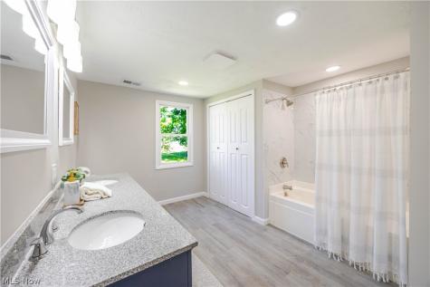 7325 Adkins Road Mentor OH 44060