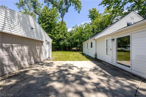 7325 Adkins Road Mentor OH 44060