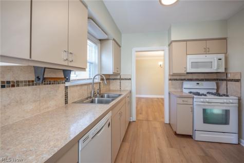4533 E Berwald Road South Euclid OH 44121