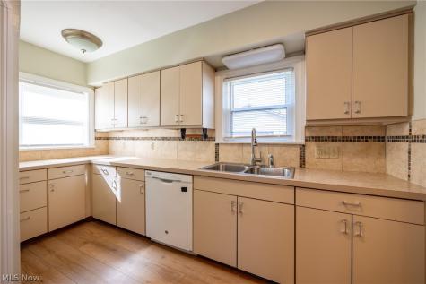 4533 E Berwald Road South Euclid OH 44121