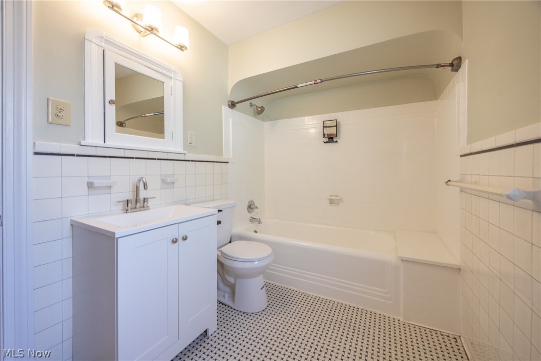4533 E Berwald Road South Euclid OH 44121
