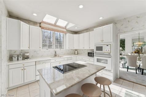 32341 Regency Court Avon Lake OH 44012