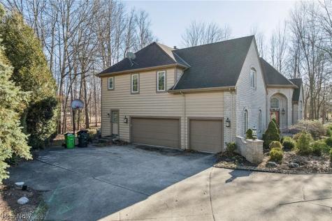 32341 Regency Court Avon Lake OH 44012