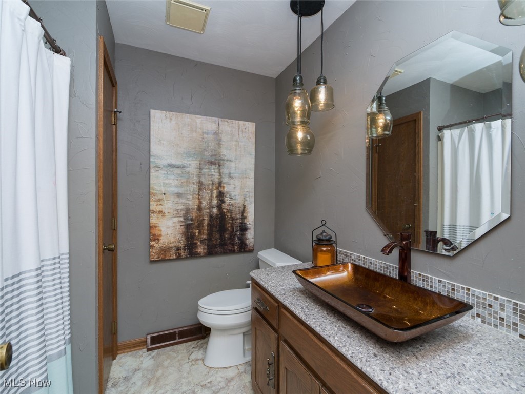 326 Eastbury Avenue NE North Canton OH 44720